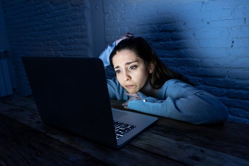 Internet et anxiété : les filles plus touchées, selon l’UdeS